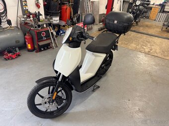 Elektrický skútr 3kW Torrot muvi PO GENERÁLCE - 4