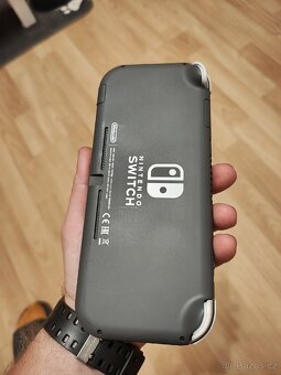 Nintendo switch Lite - 4