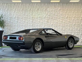 Ferrari 308 GTSi (1982) – ikonický kabriolet - 4