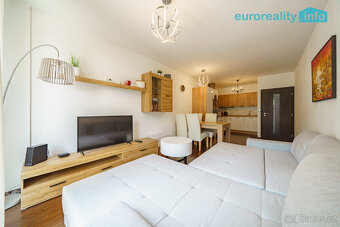 Prodej, byt, 2+kk + parkovací stání, 62 m2, Karlovy Vary - M - 4