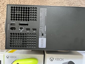 Xbox Series X 1 TB + 3x ovladač + sluchátka - 4