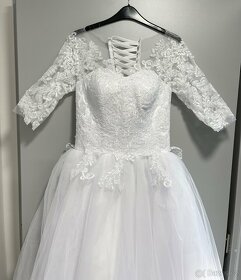 Svatební šaty s krajkou - 4