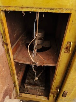 Prodám starší líheň na kuřata - 4