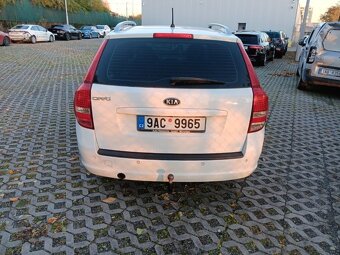 Na díly celý auto KIA CEED 1,4 Benzín - 4