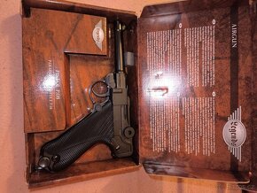 Replika samopal MP40, pistole P08 - 4