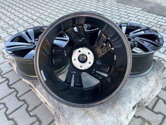 VW Touareg, kola 20" - 4