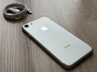 Apple iPhone 7 32Gb Silver - jako nový - 4