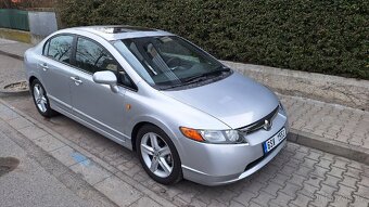 Honda Civic 1.8i Sedan Automat / 52tis.km / Nová STK / Kůže - 4