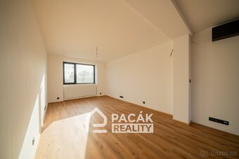 Prodej luxusního bytu o dispozici 3+kk s celkovou výměrou 10 - 4