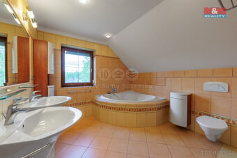 Prodej rodinného domu, 221 m², Nová Role, ul. Mezirolí - 4