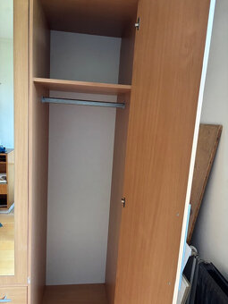 Šatní skříň - 4