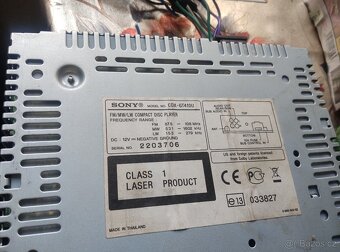 Sony CDX - GT 410U - 4