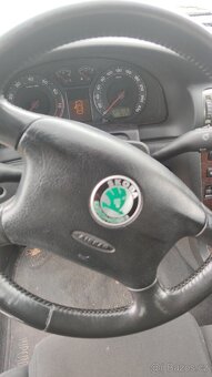 Prodám Škoda Superb 2.8 V6 na ND nebo opravu. - 4