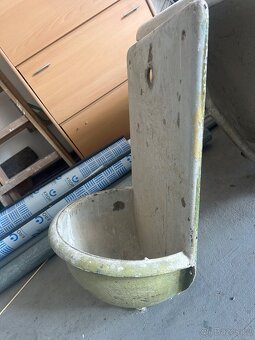 Litinová vana a umývadlo - 4