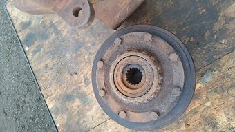 Prodám přední konzoly a skříň ZETOR - 4