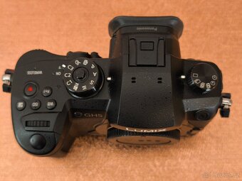 Prodám Panasonic DC-GH5 TOP STAV - 4