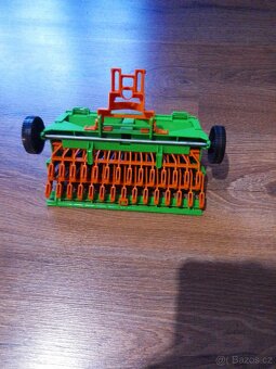 Rozmetadlo hnojiva Amazon - 4