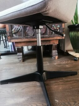 Kancelářské otočné křeslo - 4