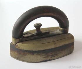 Staré žehličky - 4