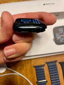 Apple Watch SE 2022 44mm + obal, navic reminek - 4