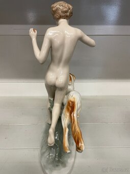 Diana s chrtem 38cm vysoká soška akt DUX Elly Strobach - 4