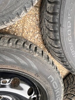 Sada kol Fabia Rapid 185/60 R15 86T XL Nokian vzorek 90% - 4
