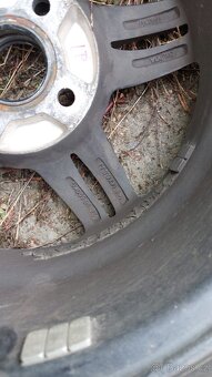 alu kola z Hyundai i20 s letními pneumatikami, 175/70 R14 - 4