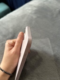 iPhone 13 růžový - 4