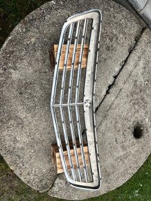 Chromova cast masky Mercedes-Benz W204 C-klasse - 4