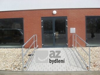 Poslední volný nebytový prostor v nové obytné čtvrti Dvorce - 4