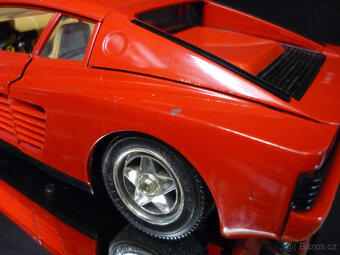 Ferrari Testarossa 1984 červené Bburago 1/18 - 4