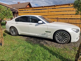 BMW 750i 4.4 V8 bi-turbo F01 2009 - 4