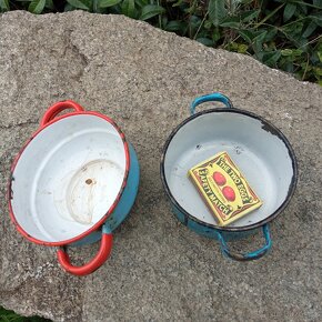 Plechové nádobí jako hračka - 4