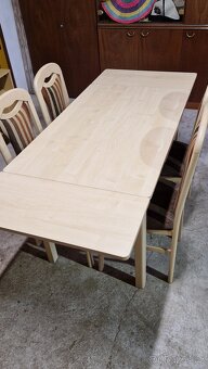 Jídelní stůl a čtyři židle - 4