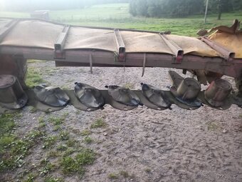 Prodám diskovou sekačku žtr 286d.r.v1998 - 4