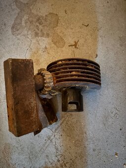 Mix náhradních dílů - 4