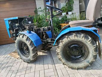KLOUBOVÝ MALOTRAKTOR 4X4 - 4