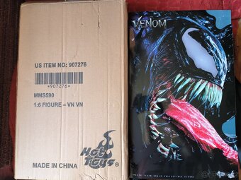 Hot Toys 1/6 figurka - Venom - 4