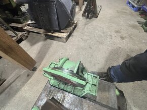 prodám uhlový stůl k nástrojové frézce - 4