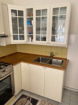 Béžová Ikea kuchyně se spotřebiči - 4