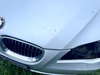 Prodám kapotu na bmw e60/61 - 4