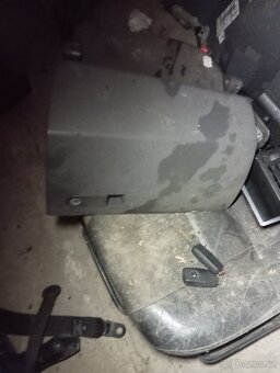 VW Transportér T5 2,5tdi 96kw rv 04 - 4