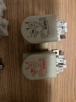 Nabízím díly na pračku Bosch - 4