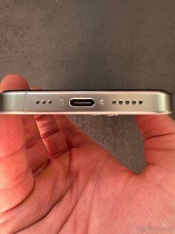 Pekny Apple iPhone 15 Pro 256GB Silver - 4