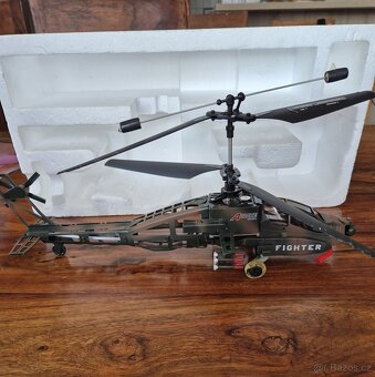 RC  Apache hlicopter - 4