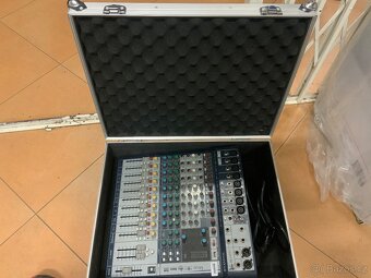 Mix pult Soundcraft - 4