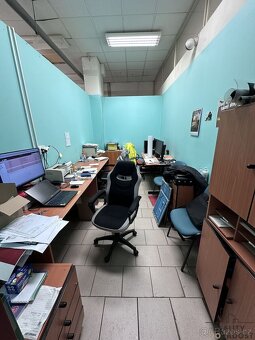 Pronájem skladu - dílny + kancelář o výměře 181m2 v Adamově - 4