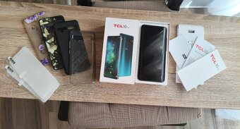 TCL 10pro - jako nový, rok záruka, originál balení - 4