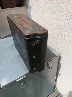 Kovová bedna na munici. Rezervace SY - 4