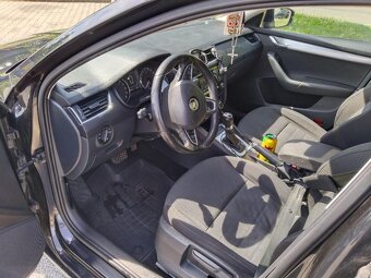 ŠKODA OCTAVIA COMBI 1.6TDI 77KW - 4